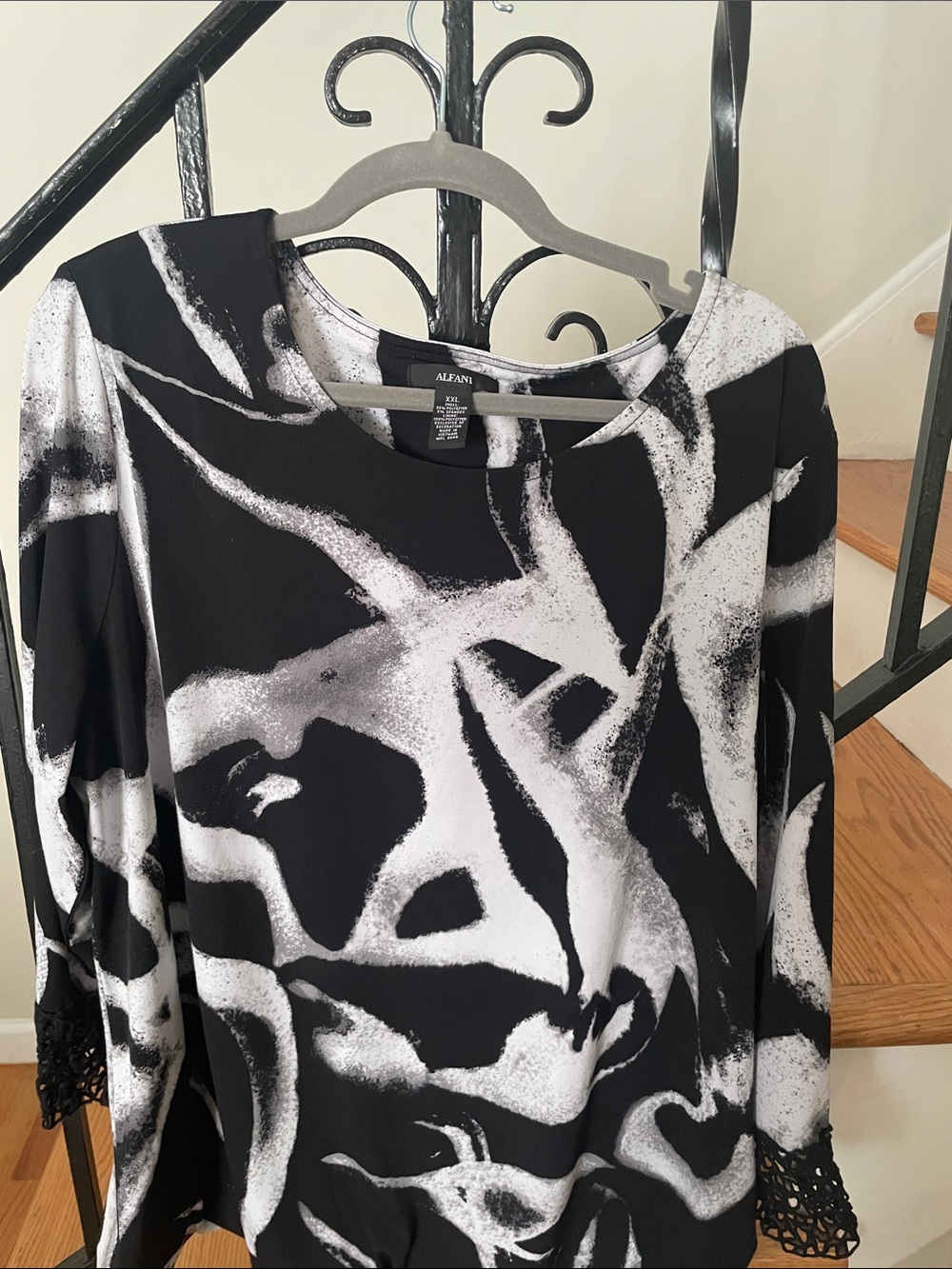 Alfani Black and White Abstract Long-Sleeve Dress